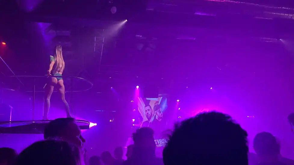 Duplex nightclub